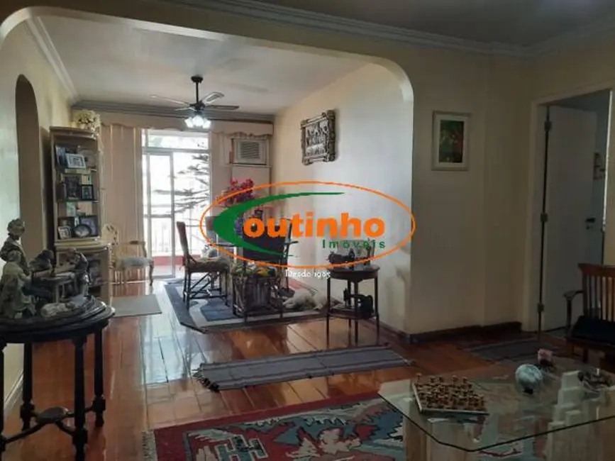 Apartamento com 3 quartos à venda, 126m2 em Tijuca, Rio De Janeiro - RJ - imagem 2 Foto 2 de Apartamento com 3 quartos à venda, 126m2 em Tijuca, Rio De Janeiro - RJ