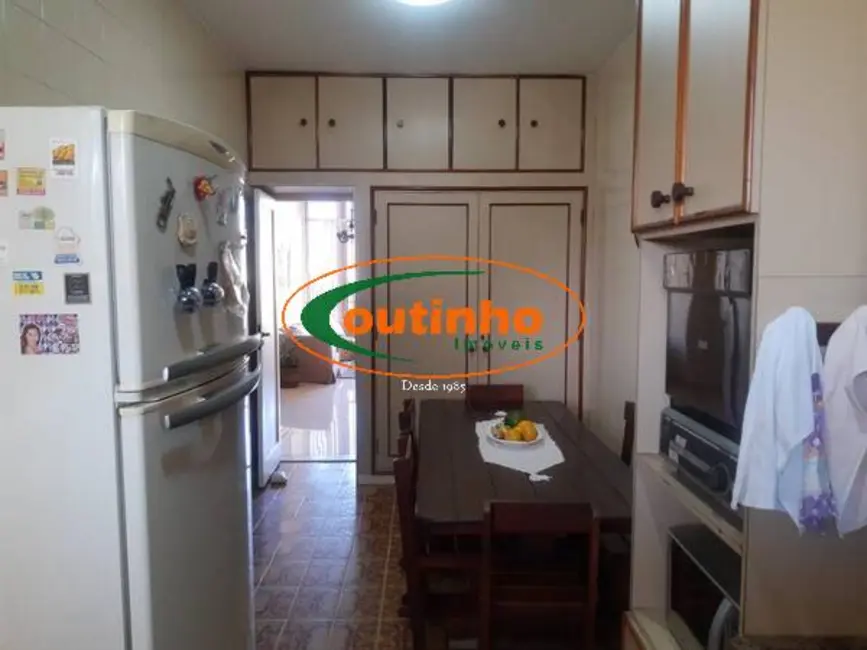 Apartamento com 4 quartos à venda, 165m2 em Tijuca, Rio De Janeiro - RJ - imagem 8 Foto 8 de Apartamento com 4 quartos à venda, 165m2 em Tijuca, Rio De Janeiro - RJ