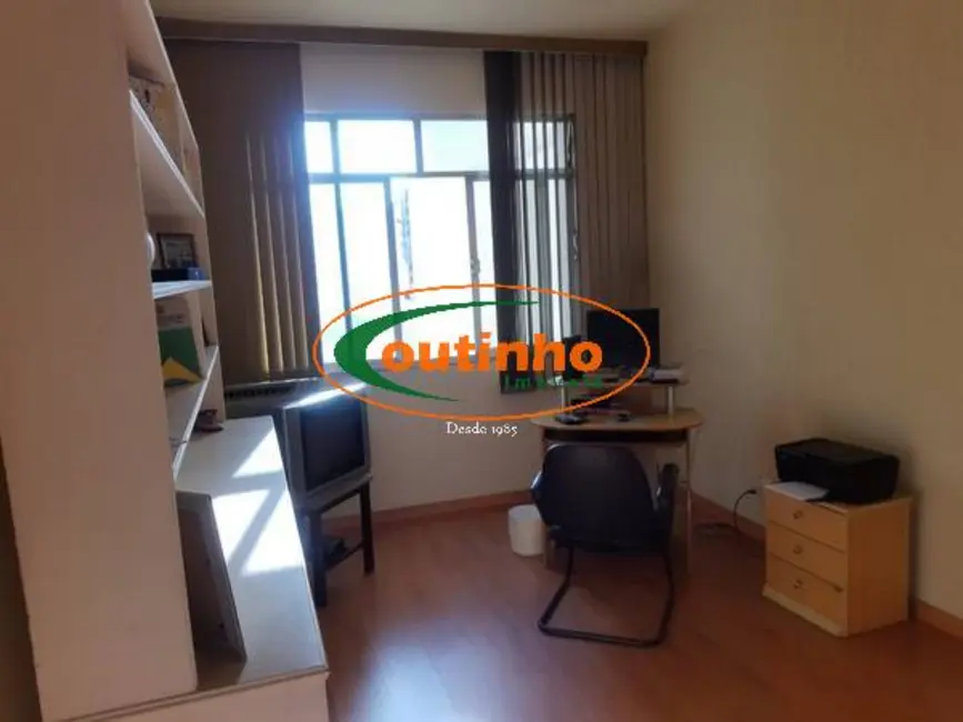 Apartamento com 4 quartos à venda, 165m2 em Tijuca, Rio De Janeiro - RJ - imagem 4 Foto 4 de Apartamento com 4 quartos à venda, 165m2 em Tijuca, Rio De Janeiro - RJ