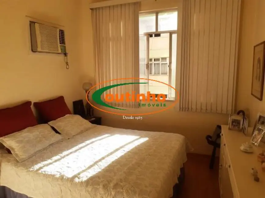 Apartamento com 4 quartos à venda, 165m2 em Tijuca, Rio De Janeiro - RJ - imagem 3 Foto 3 de Apartamento com 4 quartos à venda, 165m2 em Tijuca, Rio De Janeiro - RJ