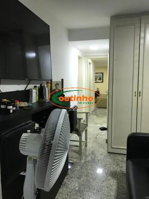 Cobertura com 3 quartos à venda, 168m2 em Tijuca, Rio De Janeiro - RJ - imagem 3 Foto 3 de Cobertura com 3 quartos à venda, 168m2 em Tijuca, Rio De Janeiro - RJ