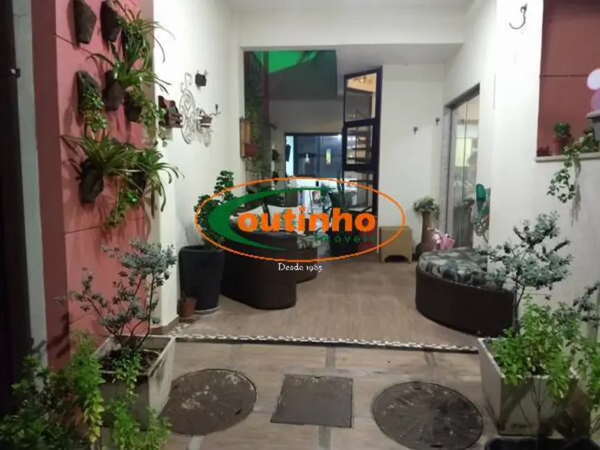 Casa com 4 quartos à venda, 265m2 em Vila Isabel, Rio De Janeiro - RJ - imagem 4 Foto 4 de Casa com 4 quartos à venda, 265m2 em Vila Isabel, Rio De Janeiro - RJ