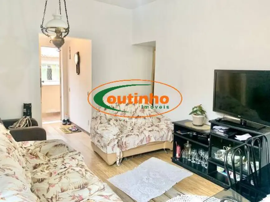 Foto 2 de Apartamento com 2 quartos à venda, 68m2 em Grajaú, Rio De Janeiro - RJ