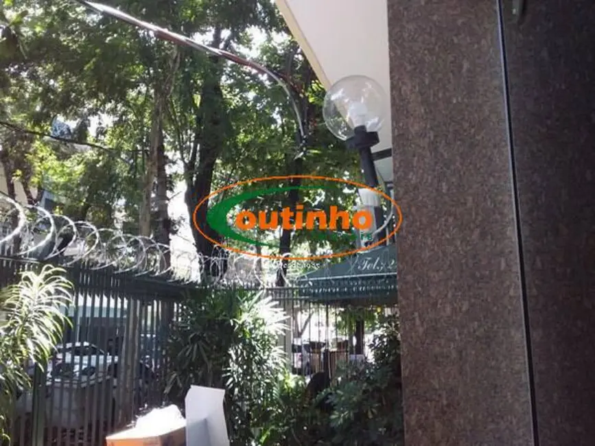 Foto 2 de Apartamento com 2 quartos à venda, 69m2 em Grajaú, Rio De Janeiro - RJ