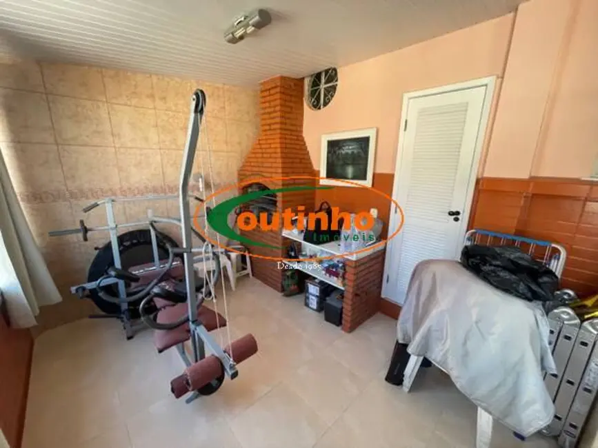 Casa com 5 quartos à venda, 257m2 em Tijuca, Rio De Janeiro - RJ - imagem 8 Foto 8 de Casa com 5 quartos à venda, 257m2 em Tijuca, Rio De Janeiro - RJ