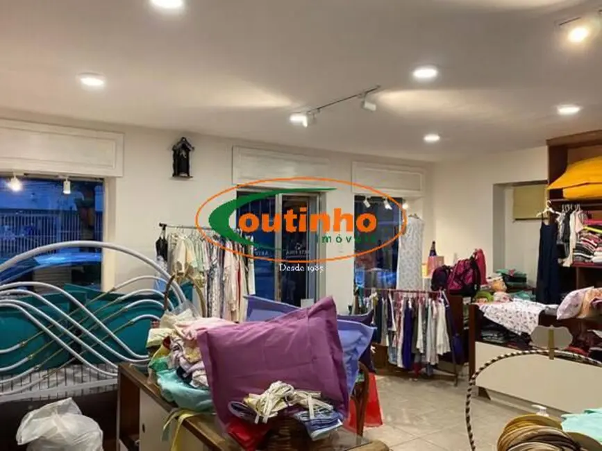 Sala Comercial à venda, 240m2 em Tijuca, Rio De Janeiro - RJ - imagem 3 Foto 3 de Sala Comercial à venda, 240m2 em Tijuca, Rio De Janeiro - RJ