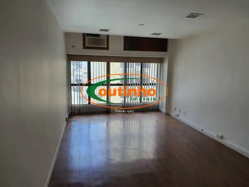 Sala Comercial à venda, 30m2 em Centro, Rio De Janeiro - RJ - imagem 8 Foto 8 de Sala Comercial à venda, 30m2 em Centro, Rio De Janeiro - RJ