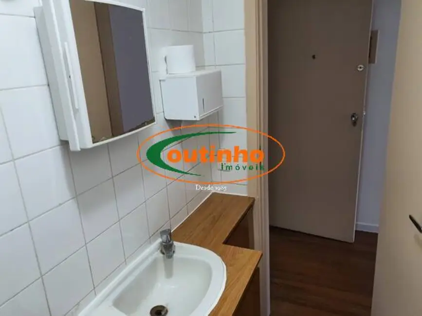 Sala Comercial à venda, 30m2 em Centro, Rio De Janeiro - RJ - imagem 7 Foto 7 de Sala Comercial à venda, 30m2 em Centro, Rio De Janeiro - RJ