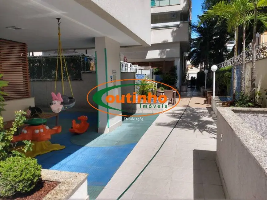 Apartamento com 3 quartos à venda, 102m2 em Tijuca, Rio De Janeiro - RJ - imagem 2 Foto 2 de Apartamento com 3 quartos à venda, 102m2 em Tijuca, Rio De Janeiro - RJ