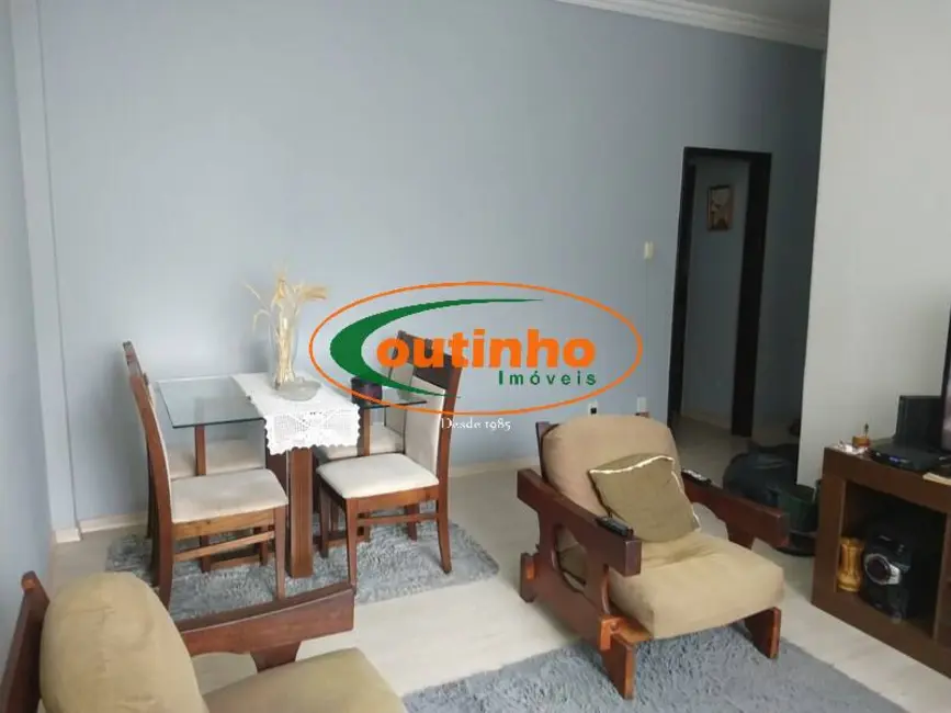 Foto 2 de Apartamento com 2 quartos à venda, 70m2 em Grajaú, Rio De Janeiro - RJ
