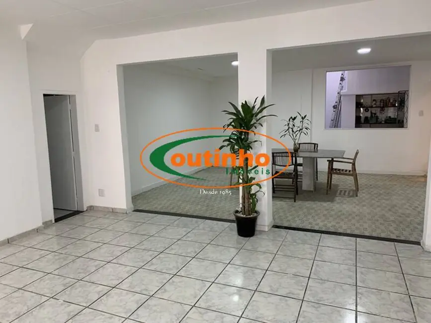 Foto 2 de Casa com 5 quartos à venda, 200m2 em Tijuca, Rio De Janeiro - RJ