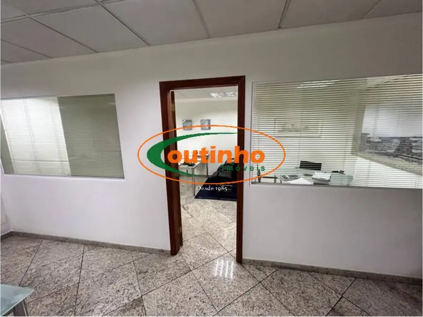 Sala Comercial à venda, 710m2 em Maracanã, Rio De Janeiro - RJ - imagem 2 Foto 2 de Sala Comercial à venda, 710m2 em Maracanã, Rio De Janeiro - RJ