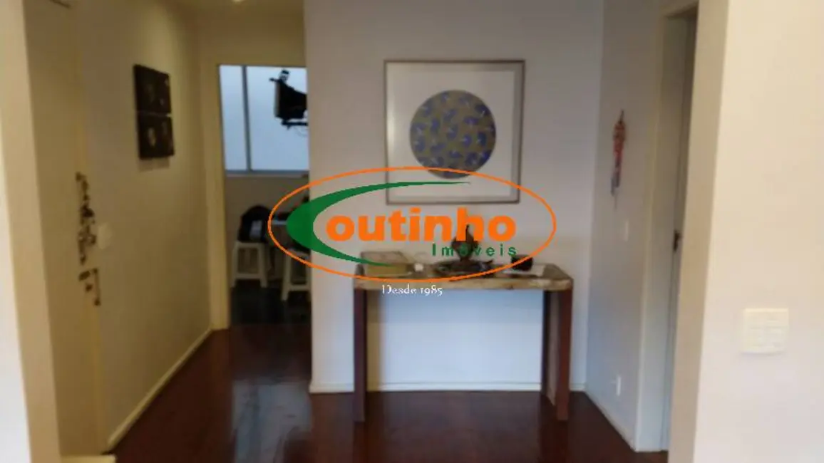 Apartamento com 4 quartos à venda, 160m2 em Tijuca, Rio De Janeiro - RJ - imagem 8 Foto 8 de Apartamento com 4 quartos à venda, 160m2 em Tijuca, Rio De Janeiro - RJ