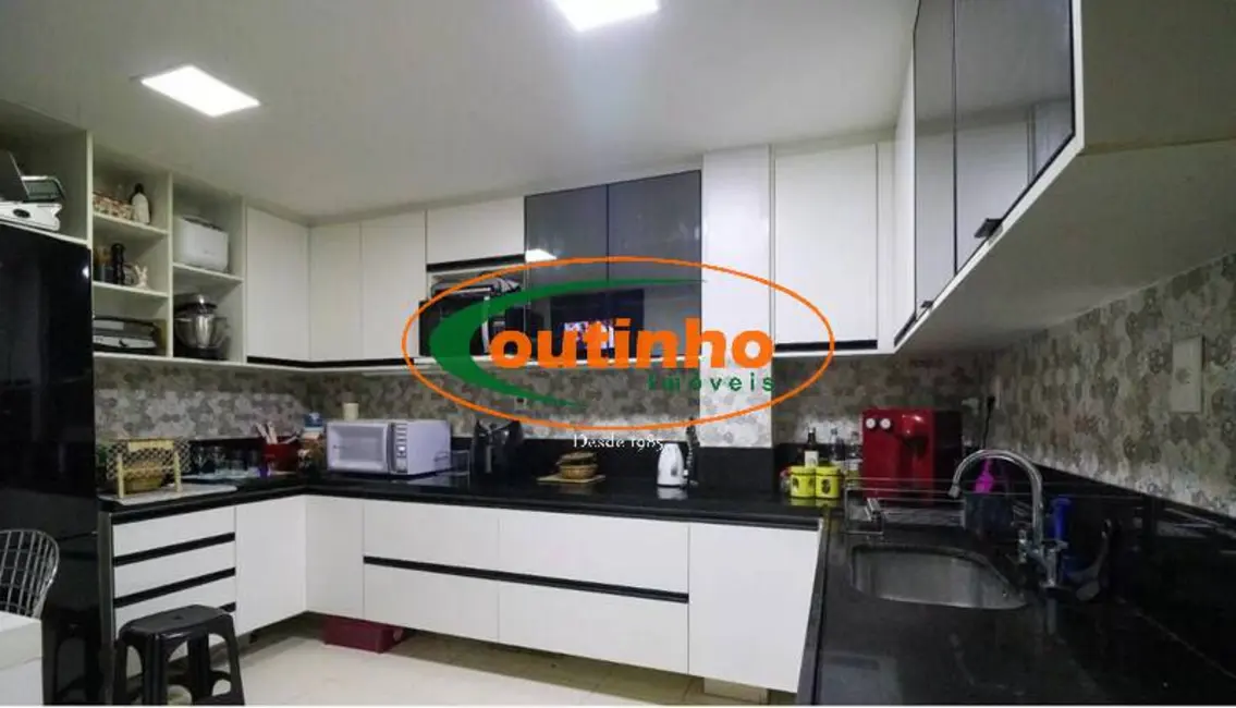 Apartamento com 3 quartos à venda, 160m2 em Tijuca, Rio De Janeiro - RJ - imagem 9 Foto 9 de Apartamento com 3 quartos à venda, 160m2 em Tijuca, Rio De Janeiro - RJ