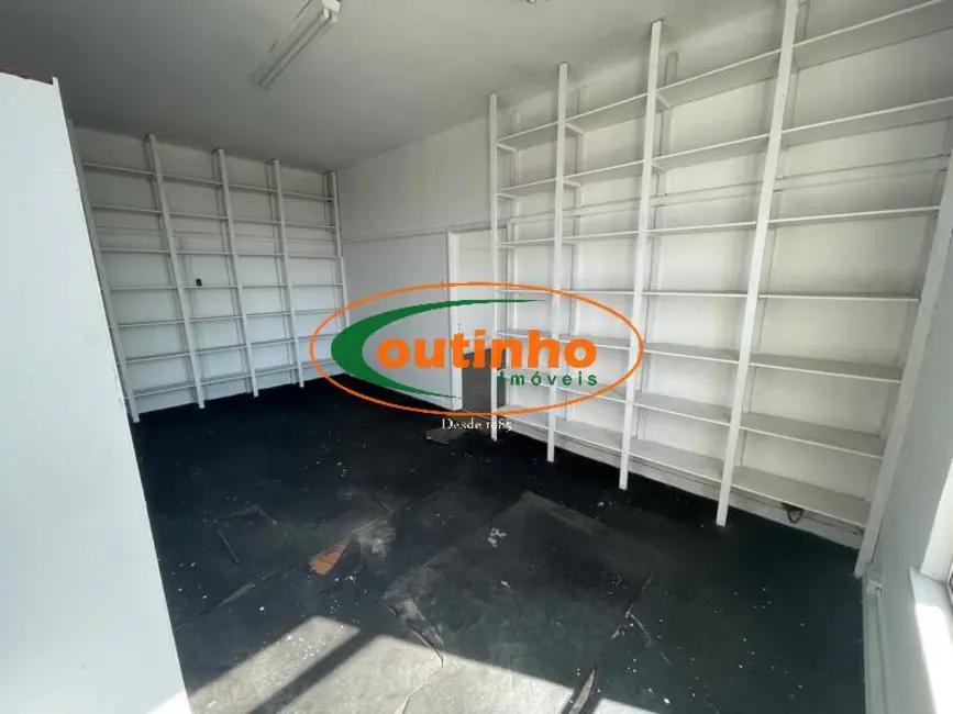 Sala Comercial à venda, 300m2 em Centro, Rio De Janeiro - RJ - imagem 5 Foto 5 de Sala Comercial à venda, 300m2 em Centro, Rio De Janeiro - RJ