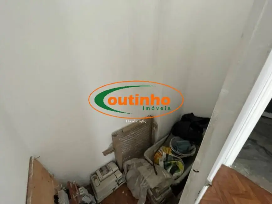 Sala Comercial à venda, 300m2 em Centro, Rio De Janeiro - RJ - imagem 6 Foto 6 de Sala Comercial à venda, 300m2 em Centro, Rio De Janeiro - RJ