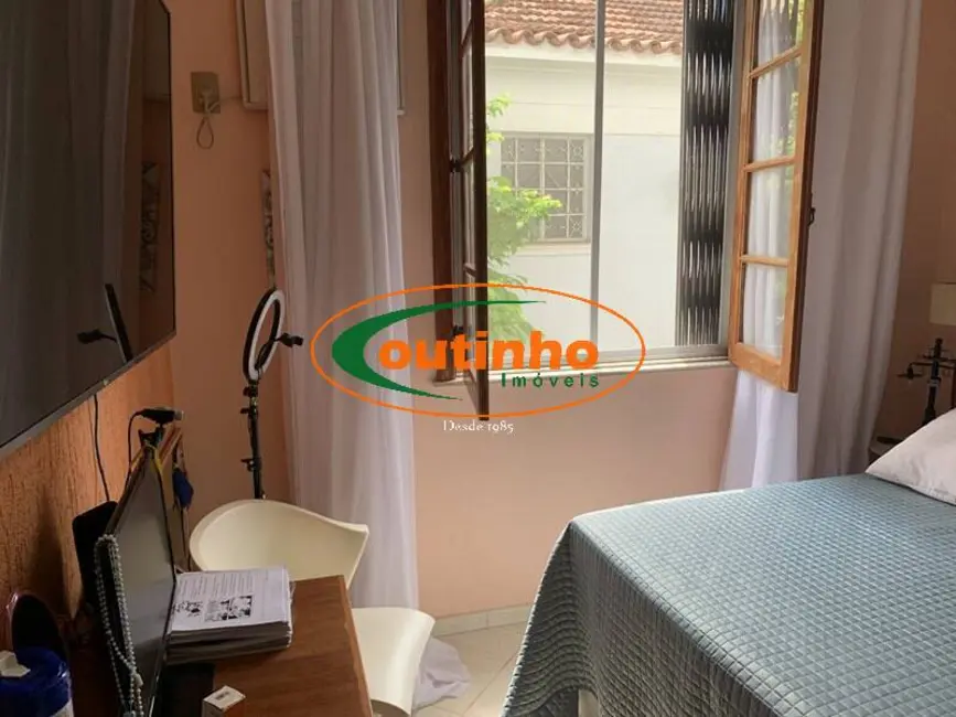 Apartamento com 3 quartos à venda, 101m2 em Tijuca, Rio De Janeiro - RJ - imagem 4 Foto 4 de Apartamento com 3 quartos à venda, 101m2 em Tijuca, Rio De Janeiro - RJ