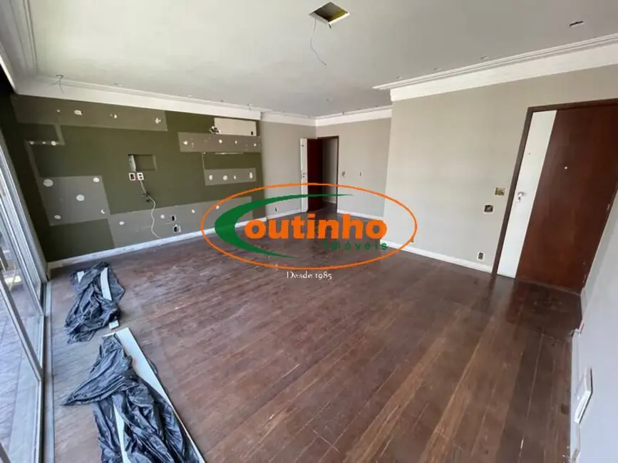 Apartamento com 4 quartos à venda, 125m2 em Tijuca, Rio De Janeiro - RJ - imagem 6 Foto 6 de Apartamento com 4 quartos à venda, 125m2 em Tijuca, Rio De Janeiro - RJ