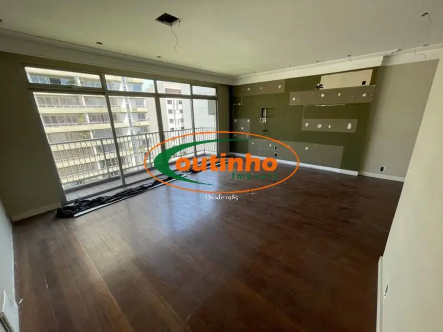 Apartamento com 4 quartos à venda, 125m2 em Tijuca, Rio De Janeiro - RJ - imagem 2 Foto 2 de Apartamento com 4 quartos à venda, 125m2 em Tijuca, Rio De Janeiro - RJ
