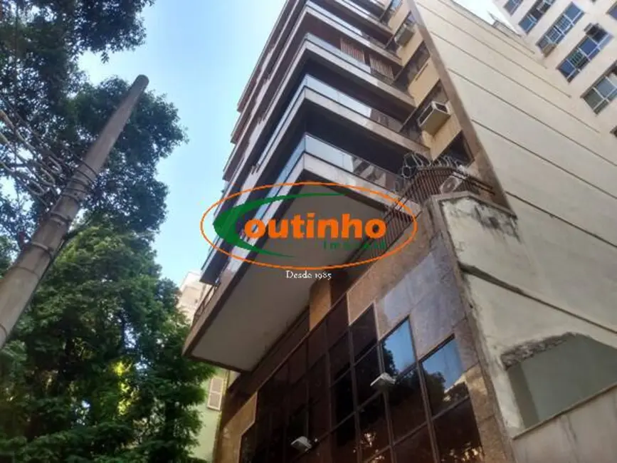 Apartamento com 4 quartos à venda, 140m2 em Tijuca, Rio De Janeiro - RJ - imagem 2 Foto 2 de Apartamento com 4 quartos à venda, 140m2 em Tijuca, Rio De Janeiro - RJ