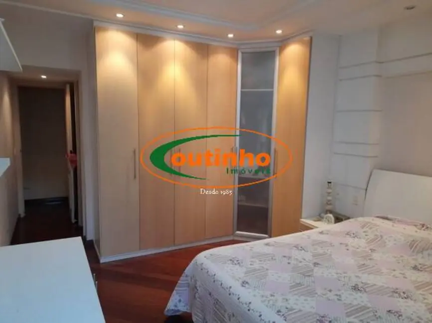 Apartamento com 4 quartos à venda, 140m2 em Tijuca, Rio De Janeiro - RJ - imagem 9 Foto 9 de Apartamento com 4 quartos à venda, 140m2 em Tijuca, Rio De Janeiro - RJ