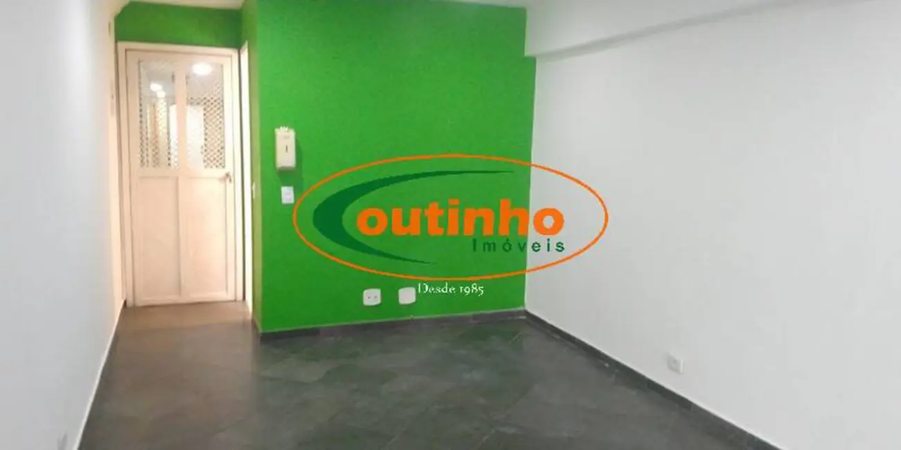 Sala Comercial à venda, 25m2 em Vila Isabel, Rio De Janeiro - RJ - imagem 1 Foto 1 de Sala Comercial à venda, 25m2 em Vila Isabel, Rio De Janeiro - RJ