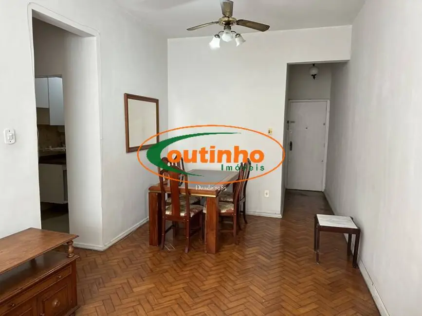 Apartamento com 3 quartos à venda, 104m2 em Tijuca, Rio De Janeiro - RJ - imagem 3 Foto 3 de Apartamento com 3 quartos à venda, 104m2 em Tijuca, Rio De Janeiro - RJ