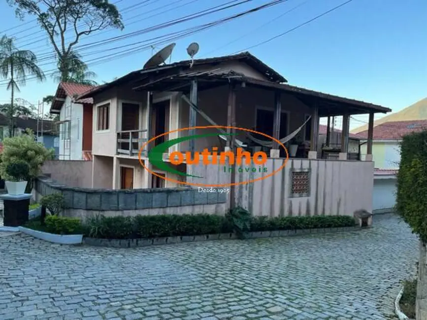 Casa com 3 quartos à venda, 146m2 em Alto, Teresopolis - RJ - imagem 3 Foto 3 de Casa com 3 quartos à venda, 146m2 em Alto, Teresopolis - RJ