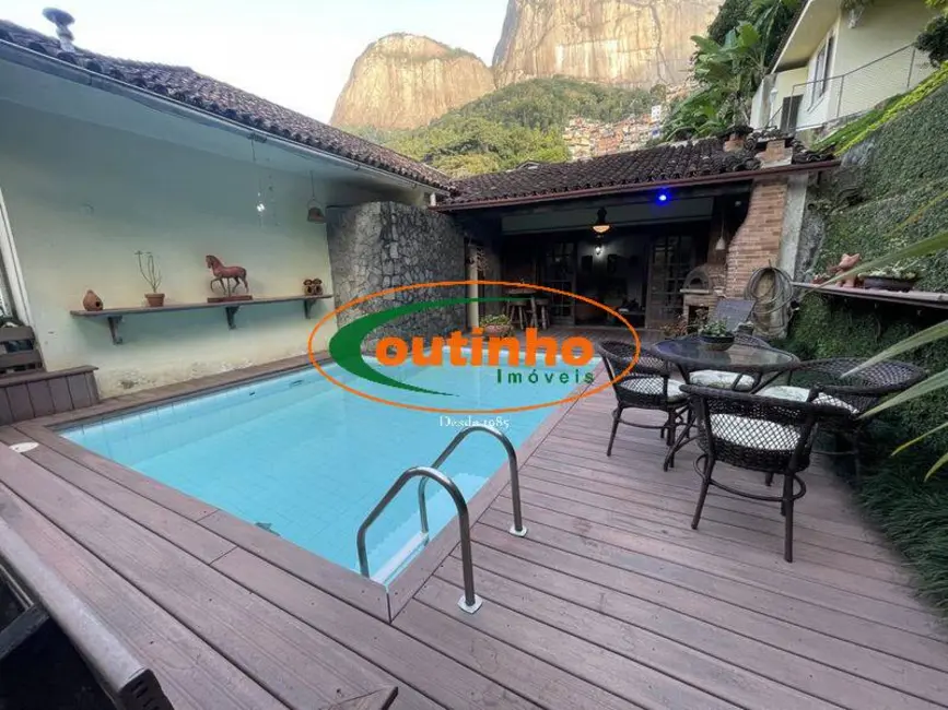Casa com 6 quartos à venda, 436m2 em Alto da Boa Vista, Rio De Janeiro - RJ - imagem 9 Foto 9 de Casa com 6 quartos à venda, 436m2 em Alto da Boa Vista, Rio De Janeiro - RJ