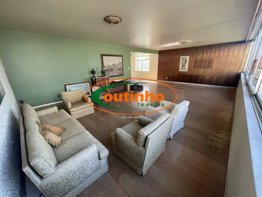 Apartamento com 4 quartos à venda, 240m2 em Tijuca, Rio De Janeiro - RJ - imagem 3 Foto 3 de Apartamento com 4 quartos à venda, 240m2 em Tijuca, Rio De Janeiro - RJ