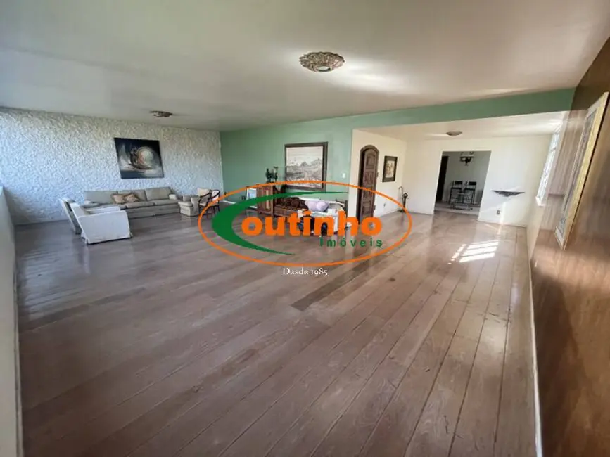 Apartamento com 4 quartos à venda, 240m2 em Tijuca, Rio De Janeiro - RJ - imagem 4 Foto 4 de Apartamento com 4 quartos à venda, 240m2 em Tijuca, Rio De Janeiro - RJ