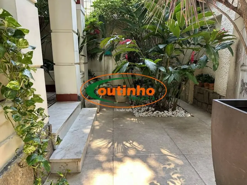 Casa com 4 quartos à venda, 200m2 em Tijuca, Rio De Janeiro - RJ - imagem 2 Foto 2 de Casa com 4 quartos à venda, 200m2 em Tijuca, Rio De Janeiro - RJ