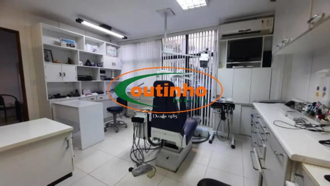 Sala Comercial à venda, 30m2 em Tijuca, Rio De Janeiro - RJ - imagem 3 Foto 3 de Sala Comercial à venda, 30m2 em Tijuca, Rio De Janeiro - RJ