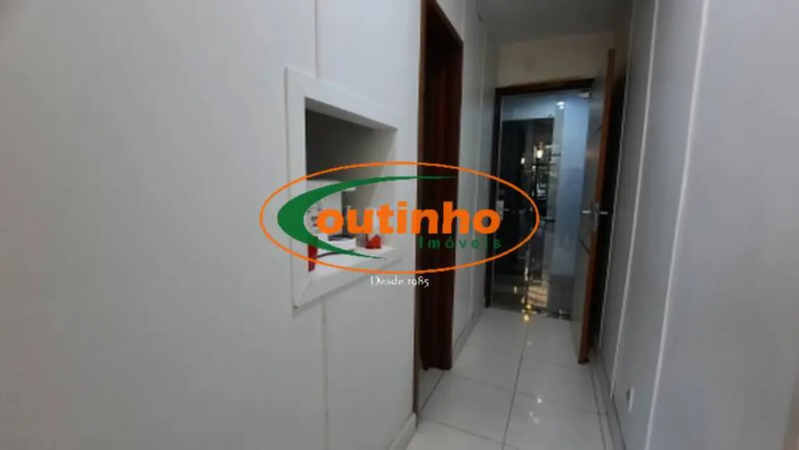 Sala Comercial à venda, 30m2 em Tijuca, Rio De Janeiro - RJ - imagem 4 Foto 4 de Sala Comercial à venda, 30m2 em Tijuca, Rio De Janeiro - RJ