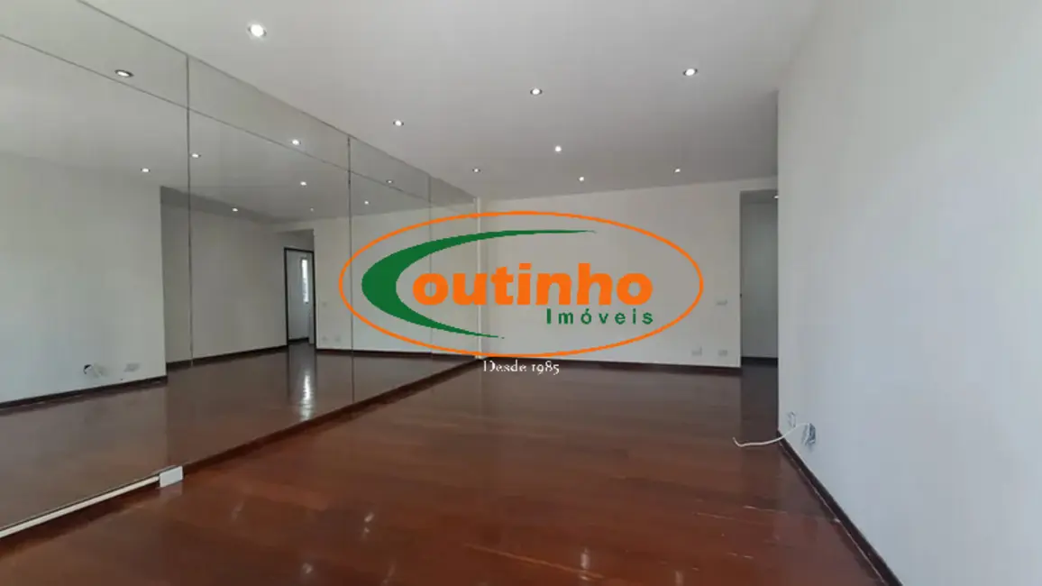 Apartamento com 2 quartos à venda, 125m2 em Tijuca, Rio De Janeiro - RJ - imagem 5 Foto 5 de Apartamento com 2 quartos à venda, 125m2 em Tijuca, Rio De Janeiro - RJ