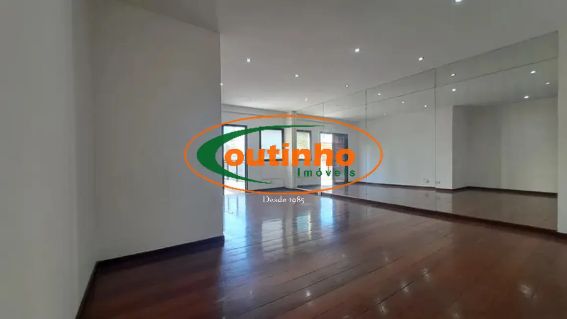 Apartamento com 2 quartos à venda, 125m2 em Tijuca, Rio De Janeiro - RJ - imagem 4 Foto 4 de Apartamento com 2 quartos à venda, 125m2 em Tijuca, Rio De Janeiro - RJ