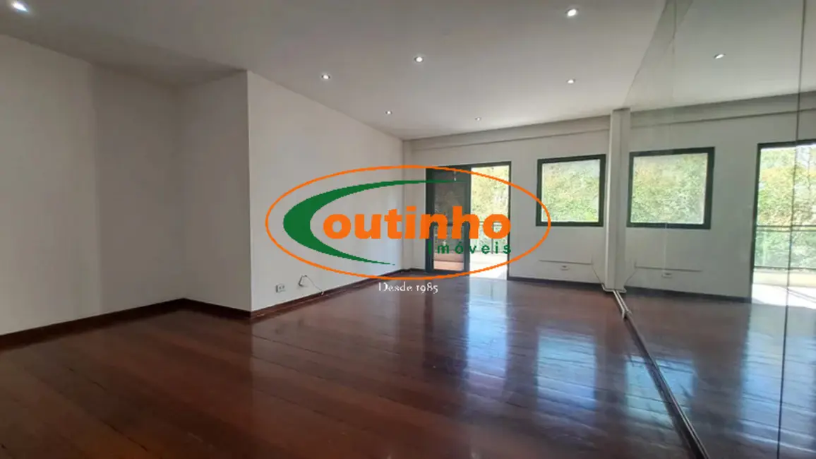 Apartamento com 2 quartos à venda, 125m2 em Tijuca, Rio De Janeiro - RJ - imagem 3 Foto 3 de Apartamento com 2 quartos à venda, 125m2 em Tijuca, Rio De Janeiro - RJ