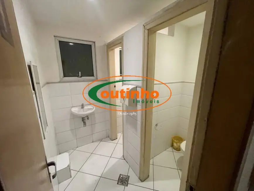 Sala Comercial à venda, 100m2 em Centro, Rio De Janeiro - RJ - imagem 9 Foto 9 de Sala Comercial à venda, 100m2 em Centro, Rio De Janeiro - RJ