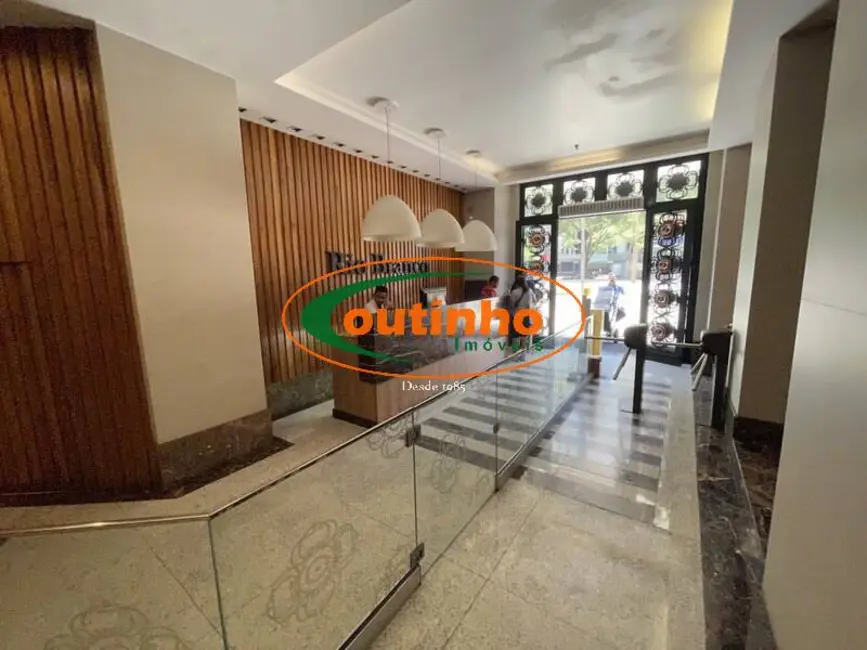 Sala Comercial à venda, 100m2 em Centro, Rio De Janeiro - RJ - imagem 3 Foto 3 de Sala Comercial à venda, 100m2 em Centro, Rio De Janeiro - RJ