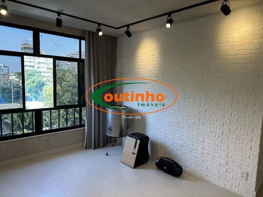 Apartamento com 2 quartos à venda, 66m2 em Grajaú, Rio De Janeiro - RJ - imagem 4 Foto 4 de Apartamento com 2 quartos à venda, 66m2 em Grajaú, Rio De Janeiro - RJ