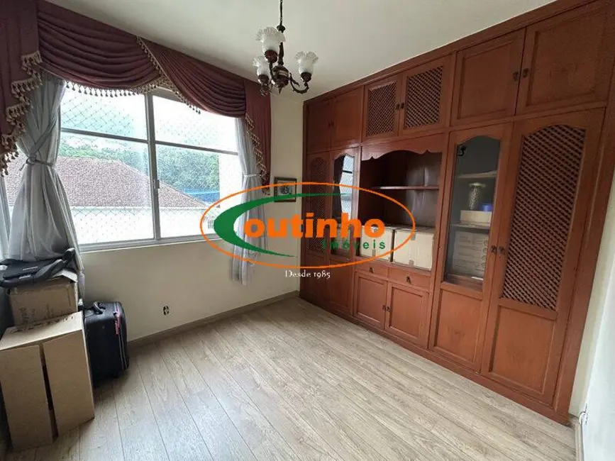 Apartamento com 4 quartos à venda, 140m2 em Tijuca, Rio De Janeiro - RJ - imagem 8 Foto 8 de Apartamento com 4 quartos à venda, 140m2 em Tijuca, Rio De Janeiro - RJ