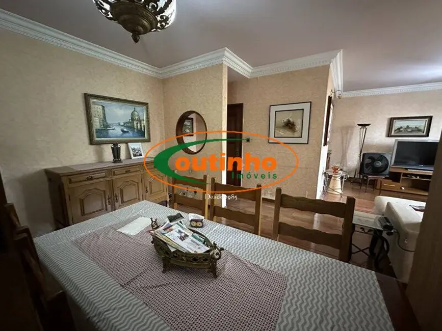 Apartamento com 4 quartos à venda, 140m2 em Tijuca, Rio De Janeiro - RJ - imagem 6 Foto 6 de Apartamento com 4 quartos à venda, 140m2 em Tijuca, Rio De Janeiro - RJ