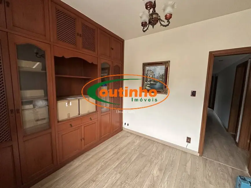 Apartamento com 4 quartos à venda, 140m2 em Tijuca, Rio De Janeiro - RJ - imagem 9 Foto 9 de Apartamento com 4 quartos à venda, 140m2 em Tijuca, Rio De Janeiro - RJ