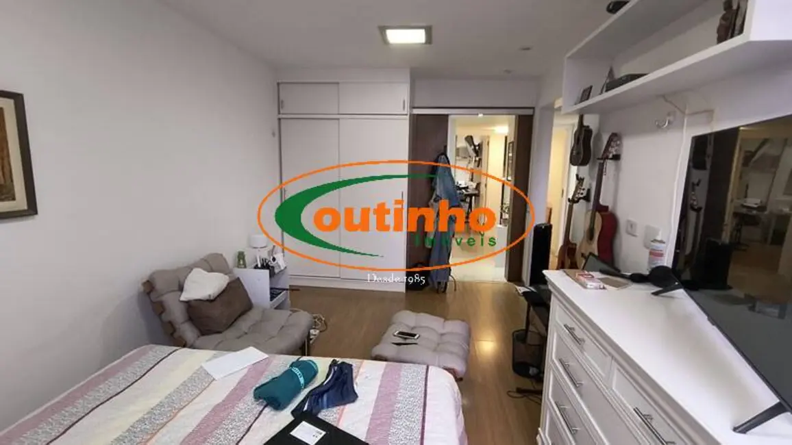 Apartamento com 4 quartos à venda, 128m2 em Tijuca, Rio De Janeiro - RJ - imagem 6 Foto 6 de Apartamento com 4 quartos à venda, 128m2 em Tijuca, Rio De Janeiro - RJ