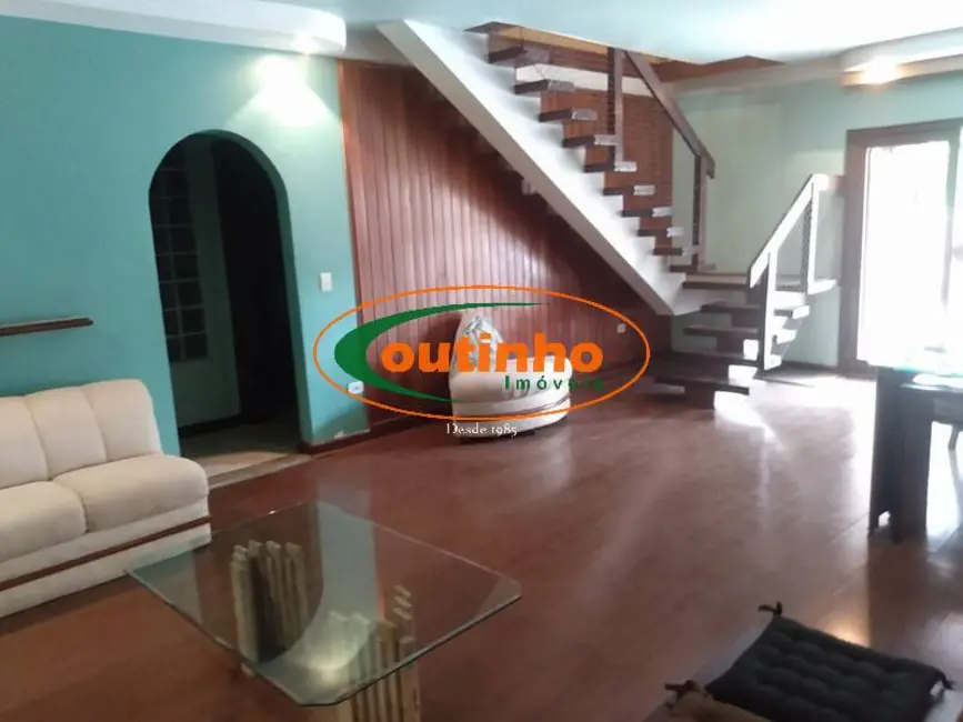 Apartamento com 4 quartos à venda, 260m2 em Tijuca, Rio De Janeiro - RJ - imagem 9 Foto 9 de Apartamento com 4 quartos à venda, 260m2 em Tijuca, Rio De Janeiro - RJ