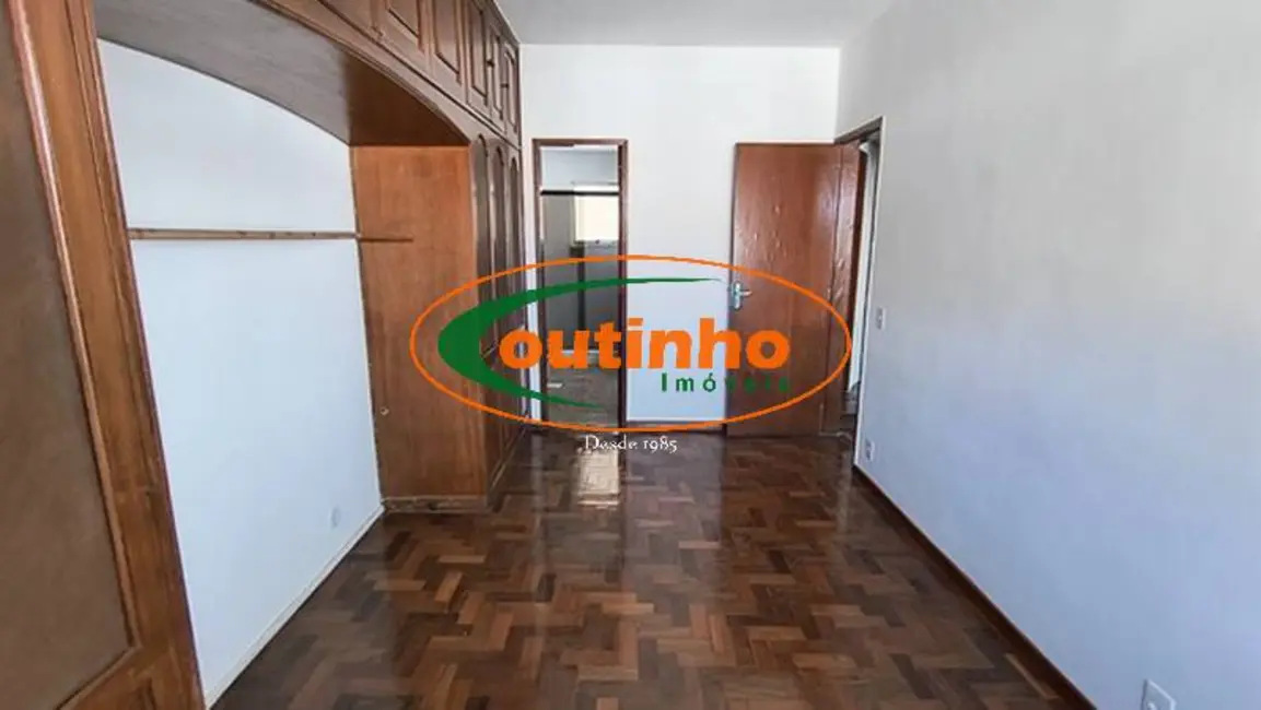 Apartamento com 5 quartos à venda, 240m2 em Tijuca, Rio De Janeiro - RJ - imagem 8 Foto 8 de Apartamento com 5 quartos à venda, 240m2 em Tijuca, Rio De Janeiro - RJ