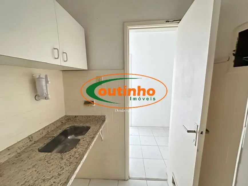 Sala Comercial à venda, 35m2 em Tijuca, Rio De Janeiro - RJ - imagem 9 Foto 9 de Sala Comercial à venda, 35m2 em Tijuca, Rio De Janeiro - RJ