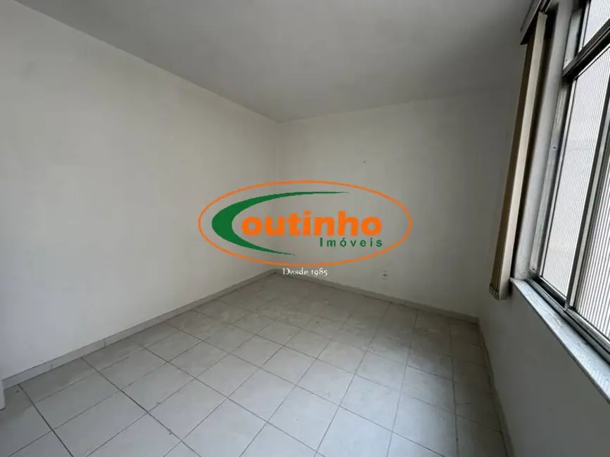 Sala Comercial à venda, 35m2 em Tijuca, Rio De Janeiro - RJ - imagem 2 Foto 2 de Sala Comercial à venda, 35m2 em Tijuca, Rio De Janeiro - RJ