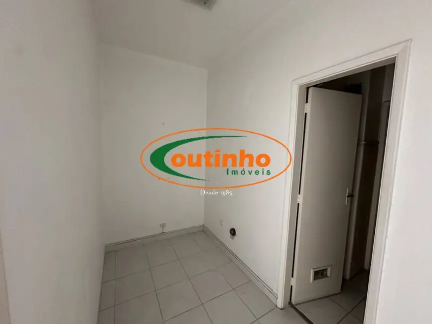 Sala Comercial à venda, 35m2 em Tijuca, Rio De Janeiro - RJ - imagem 5 Foto 5 de Sala Comercial à venda, 35m2 em Tijuca, Rio De Janeiro - RJ