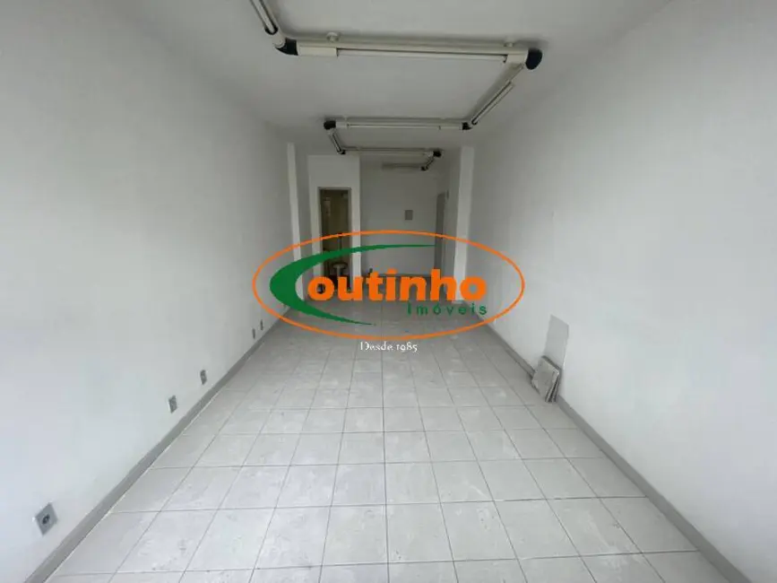 Sala Comercial à venda, 25m2 em Tijuca, Rio De Janeiro - RJ - imagem 3 Foto 3 de Sala Comercial à venda, 25m2 em Tijuca, Rio De Janeiro - RJ